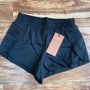 Girlfriend collective black trail short